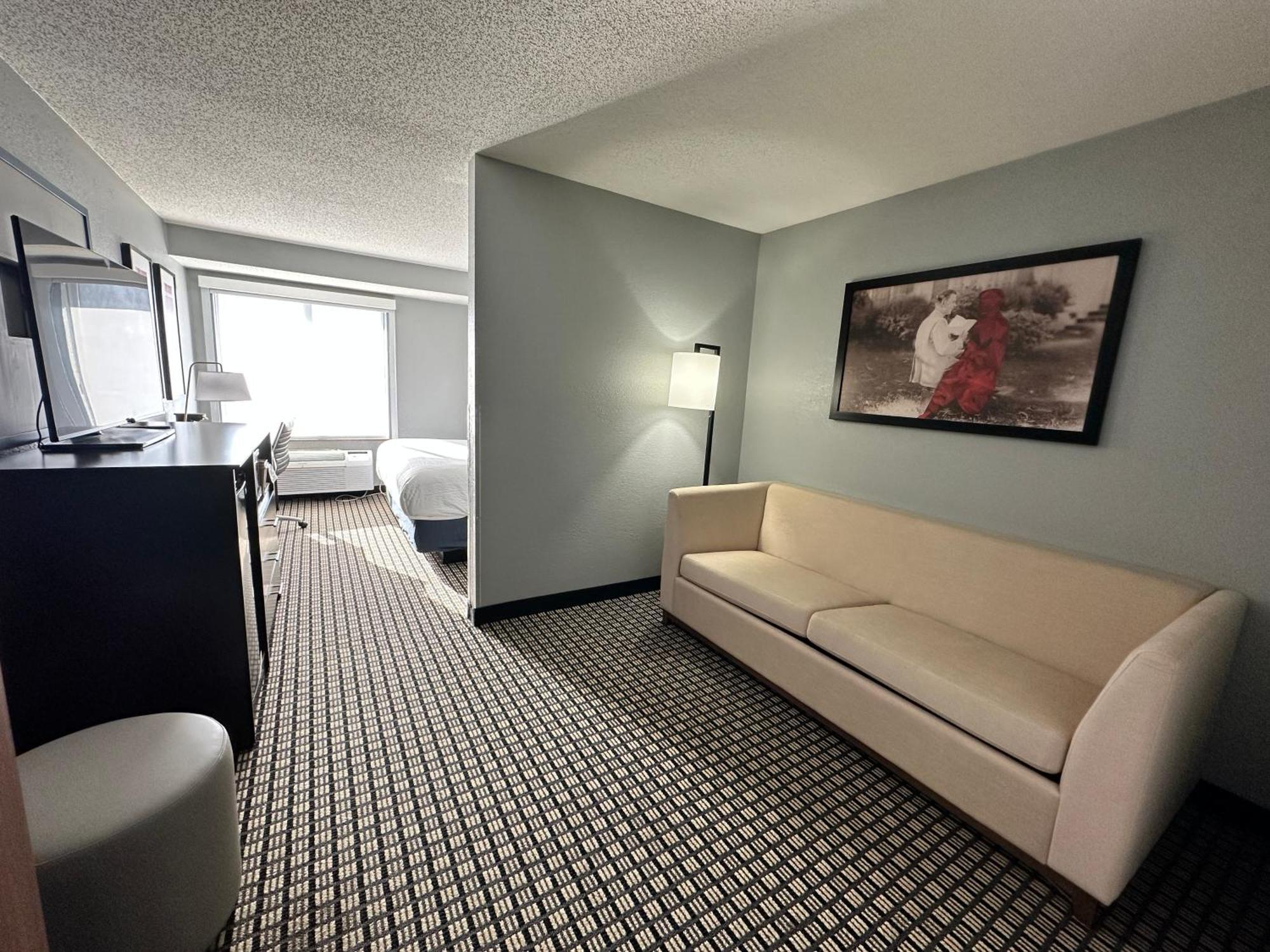 Hotel Americinn By Wyndham 4*