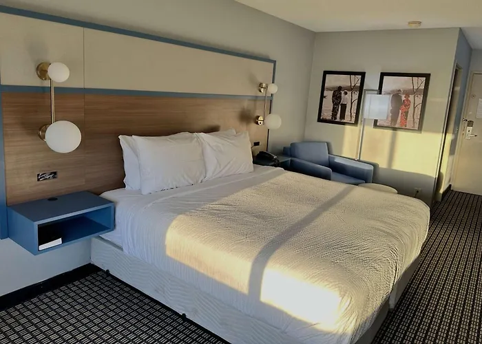 Americinn By Wyndham Reedsburg