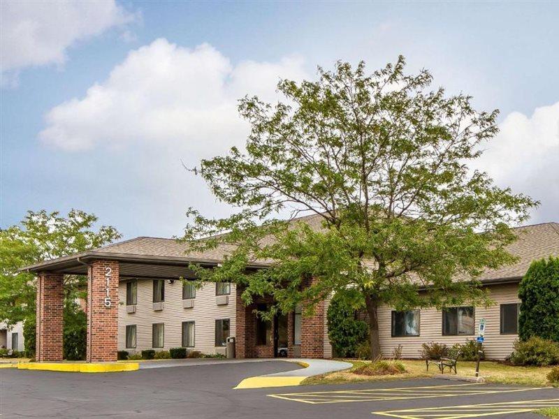 Hotel Americinn By Wyndham Reedsburg