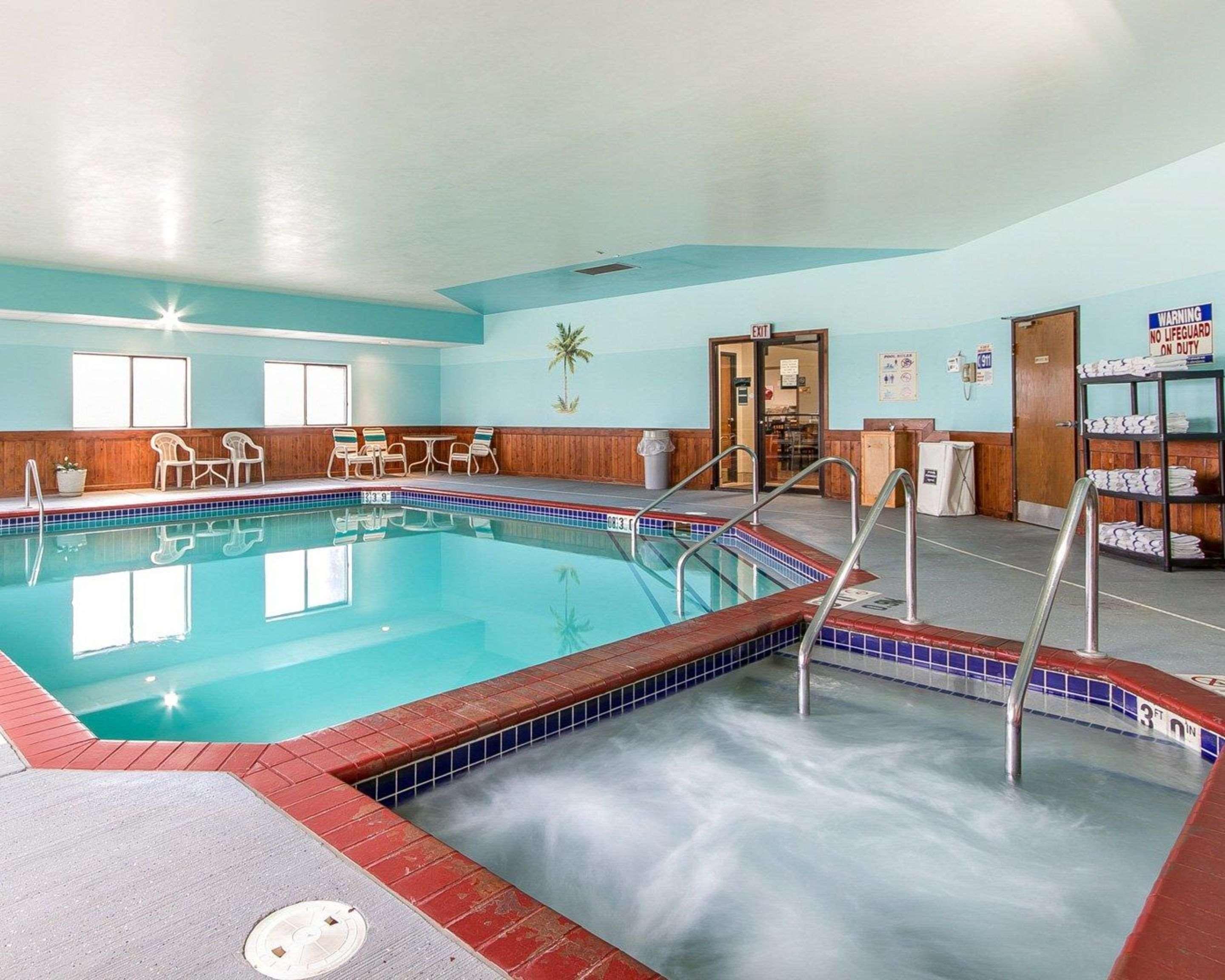 Hotel Americinn By Wyndham Reedsburg