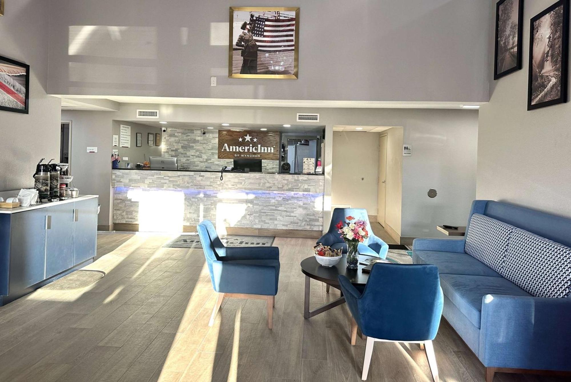 Hotel Americinn By Wyndham Reedsburg