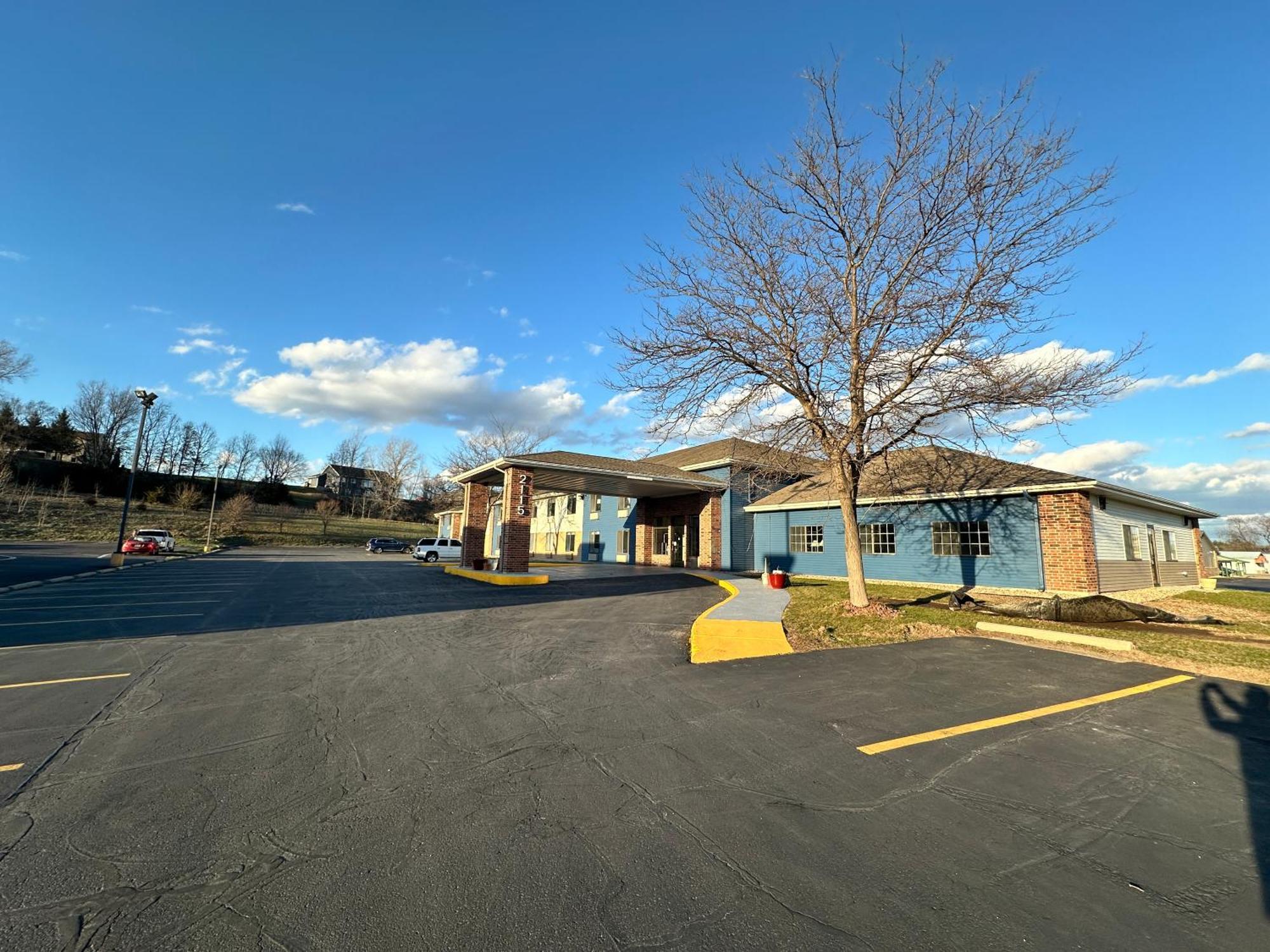 Americinn By Wyndham Hotel