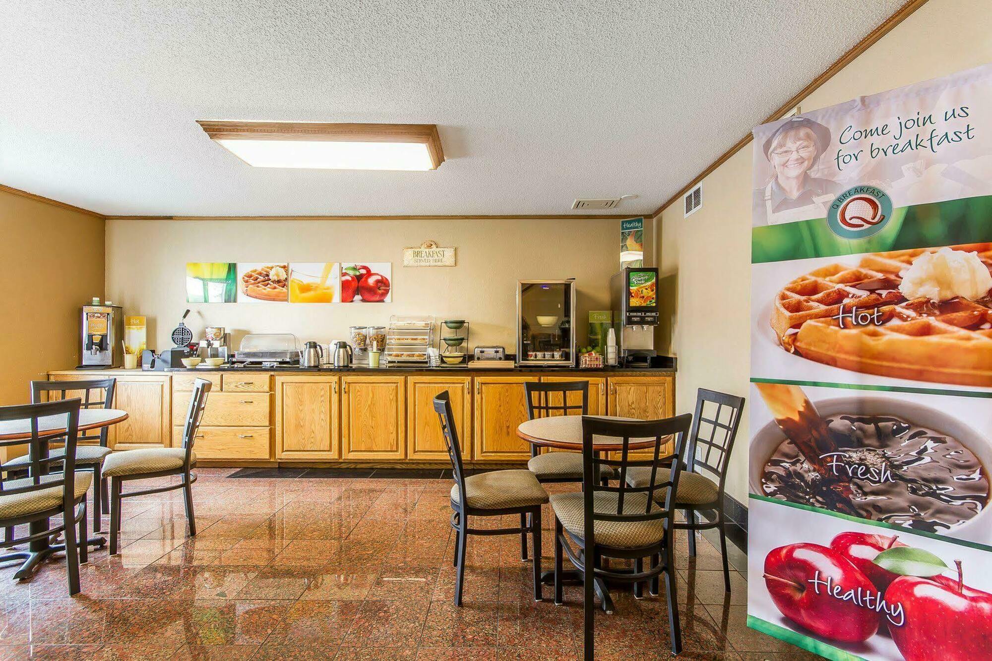 Hotel Americinn By Wyndham Reedsburg